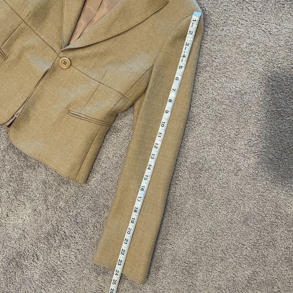 Blazer - Picture 9 of 10